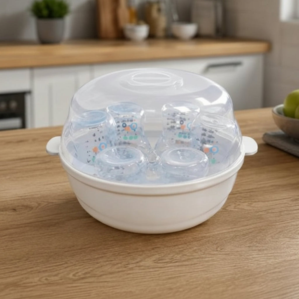 Sterilisateur biberon sur un comptoir